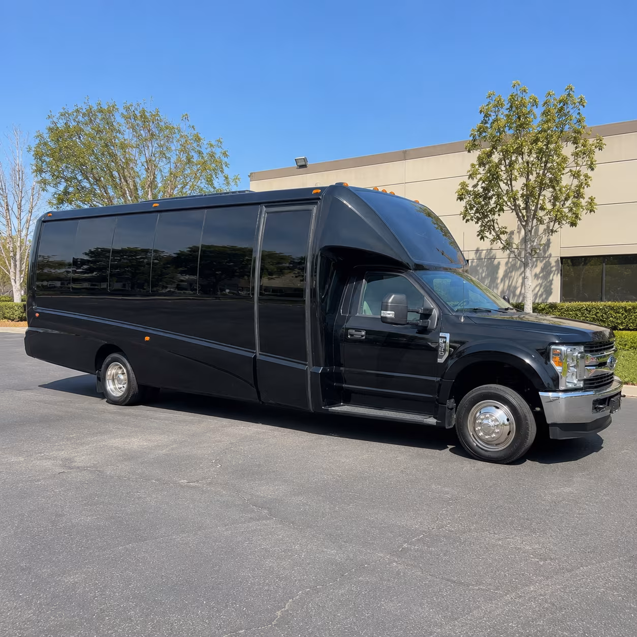 Lorain Homecoming & Prom Party Bus Rentals