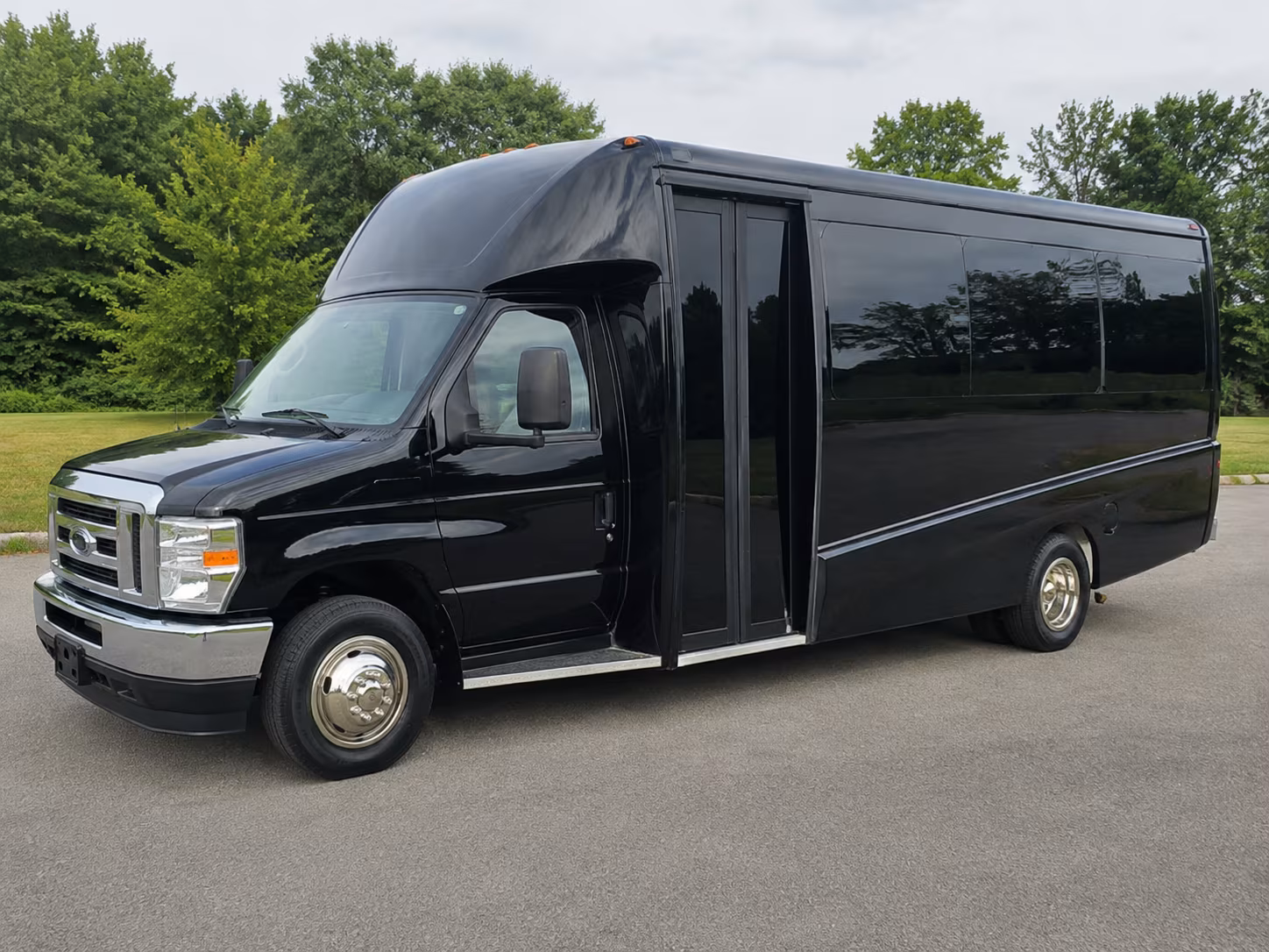 Lorain Wedding Transportation & Shuttle Service