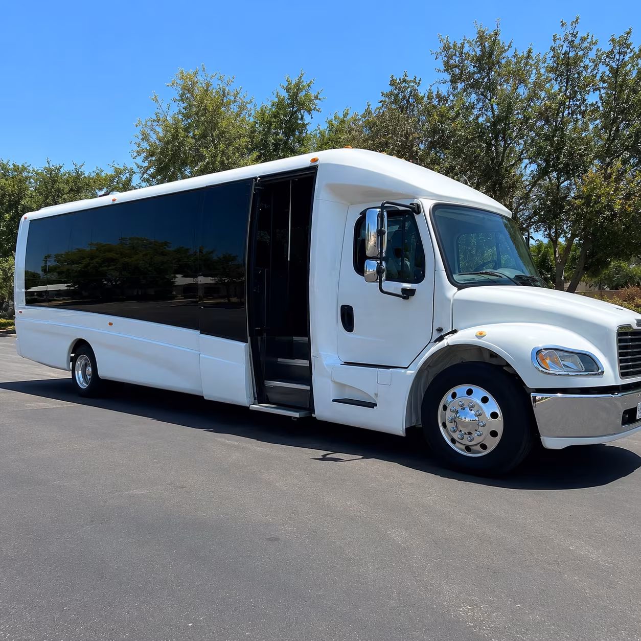 Pittsburgh Corporate Transportation party bus exterior